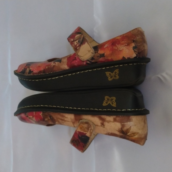 Alegria Shoes. - Picture 4 of 11